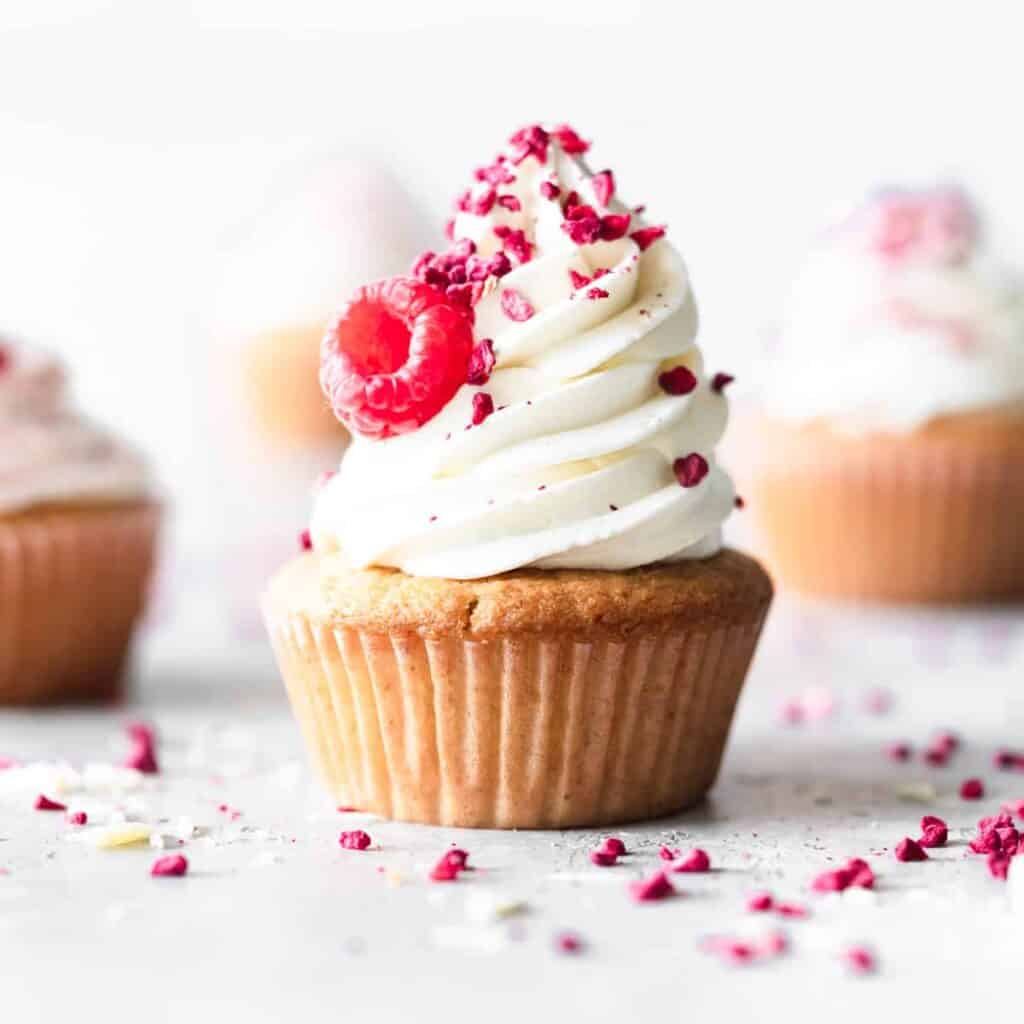 15 Fun Vegan Frosting Recipes for Cupcakes and Cakes! - Vegan Dessert Ideas